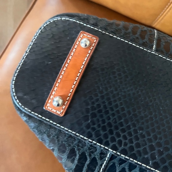 Authentic Dooney and Bourke snake print leather tote - Picture 4 of 17